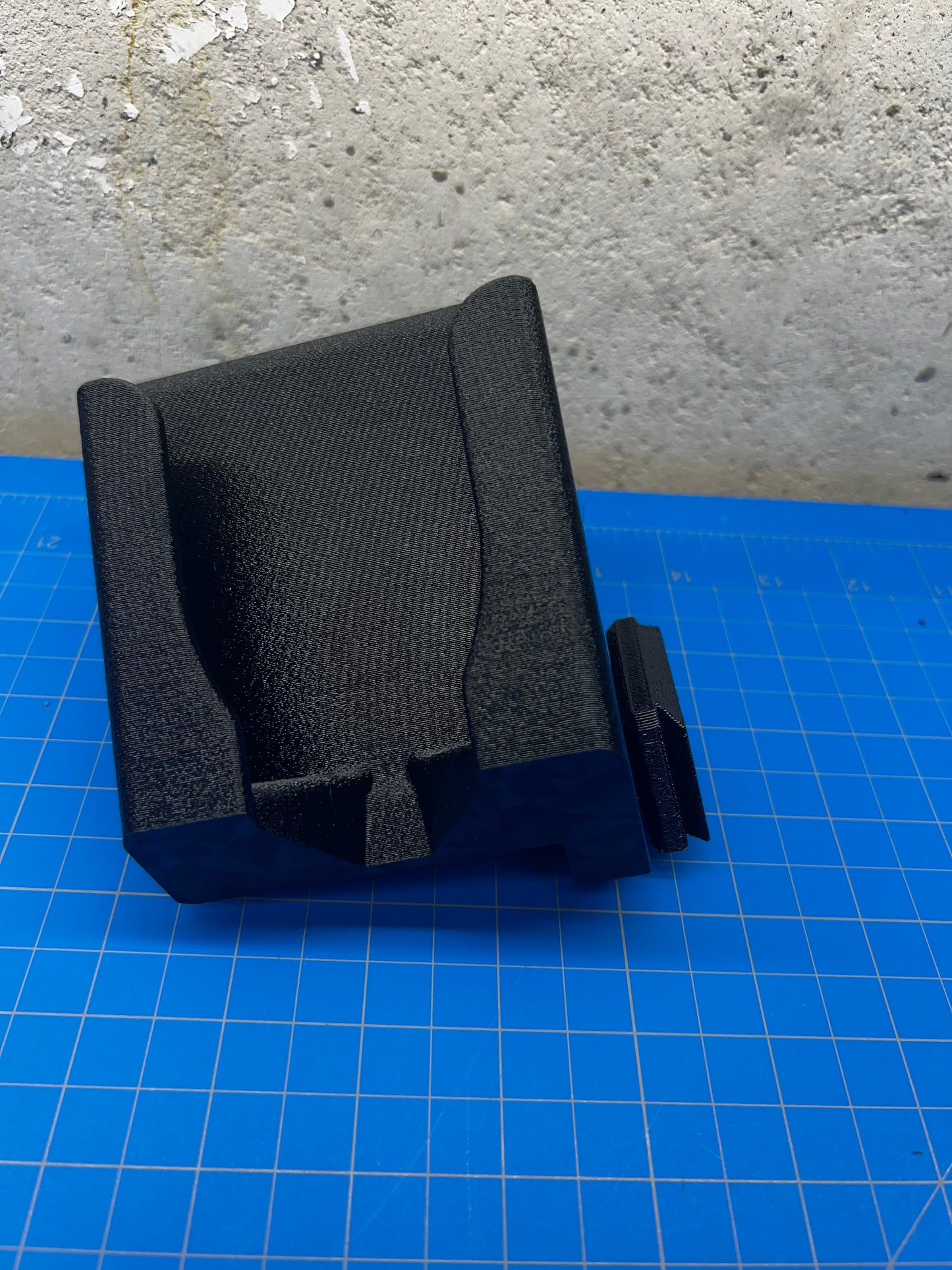 Snap Sip Left Side Phone Holder