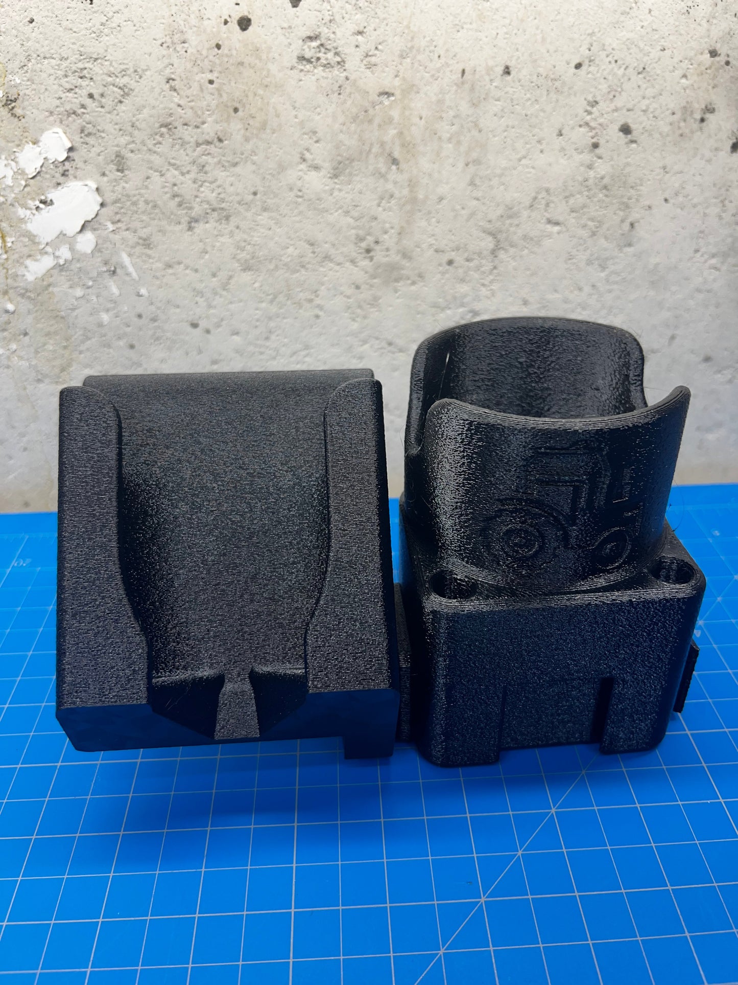 Snap Sip Left Side Phone Holder