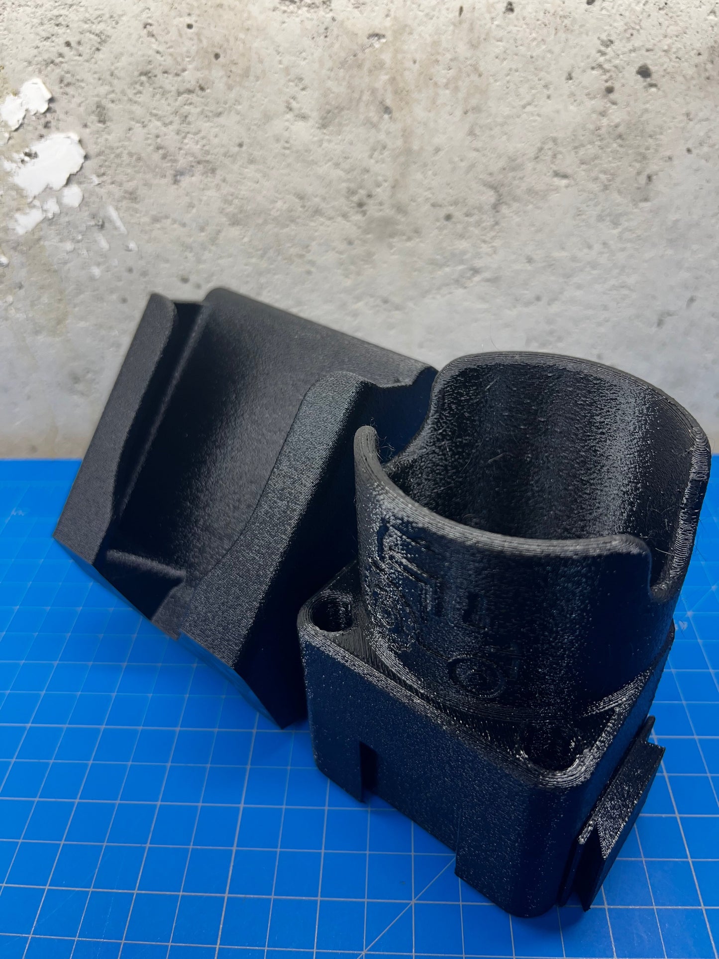 Snap Sip Left Side Phone Holder