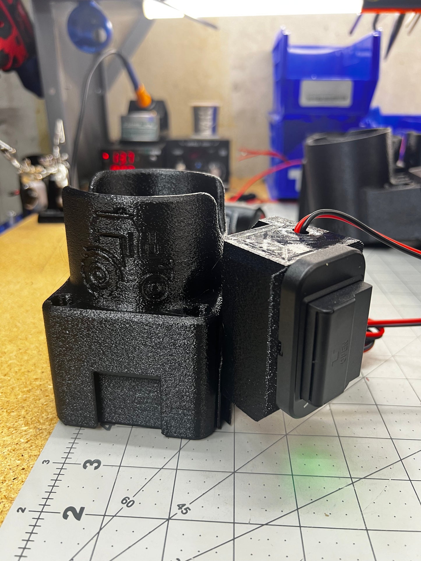 Snap Sip Universal Vertical Post Mount