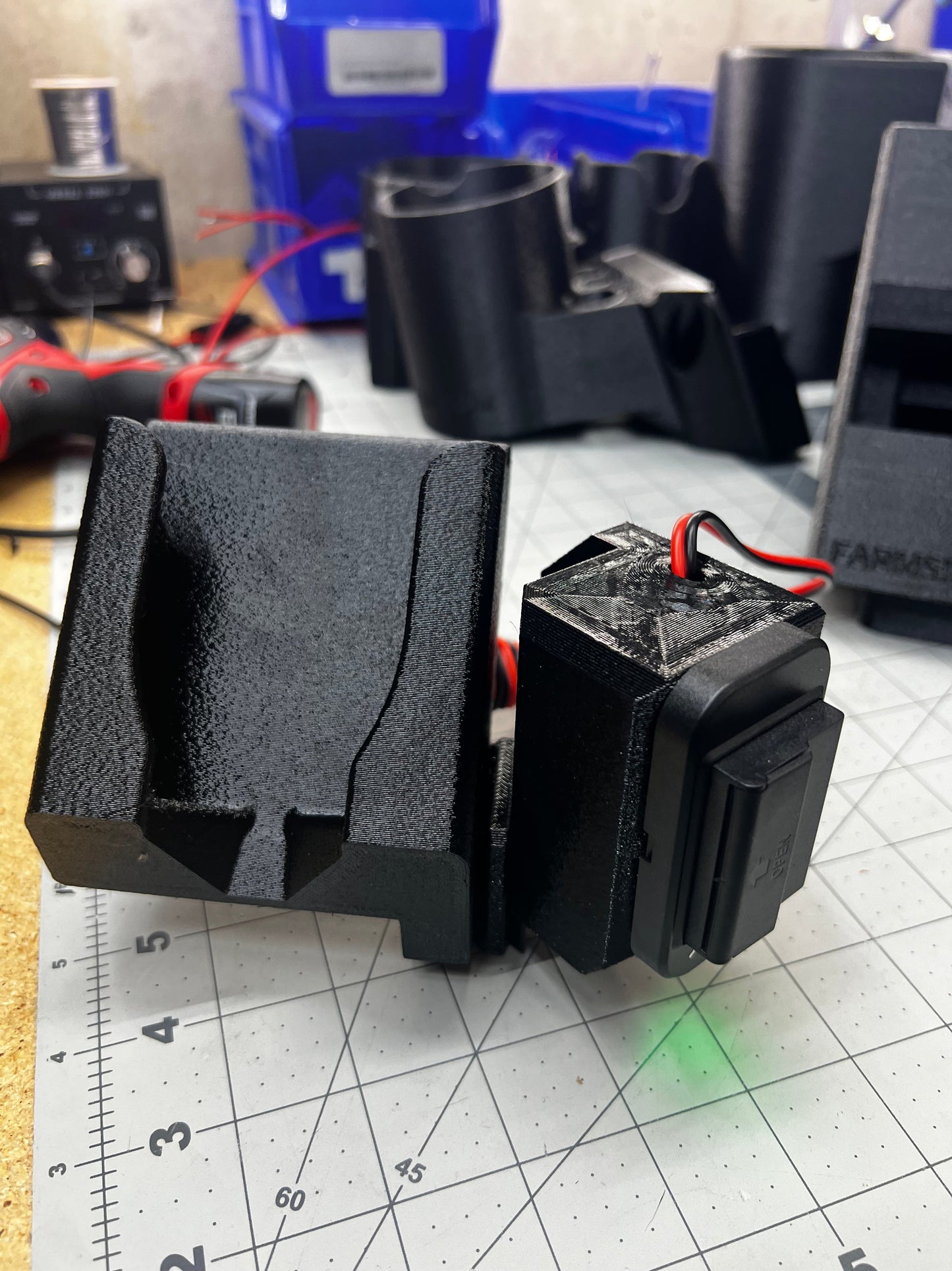 Snap Sip Universal Vertical Post Mount