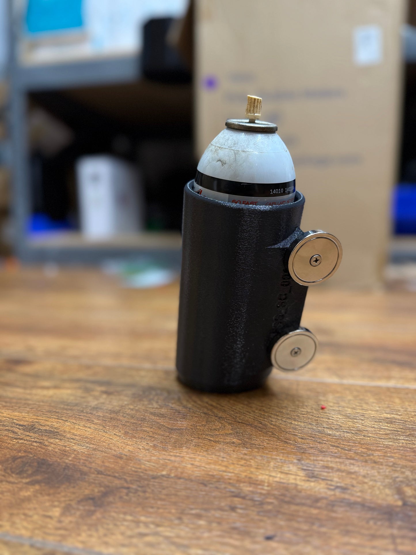Single Spray Can Magnetic Holder