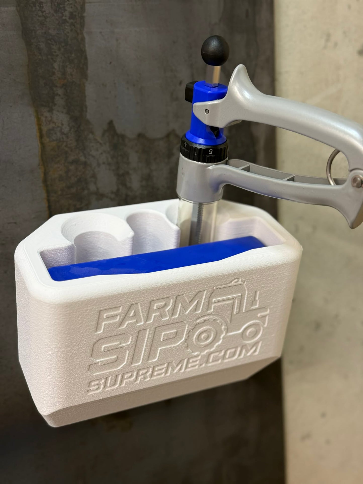 Syringe gun holder cooled version