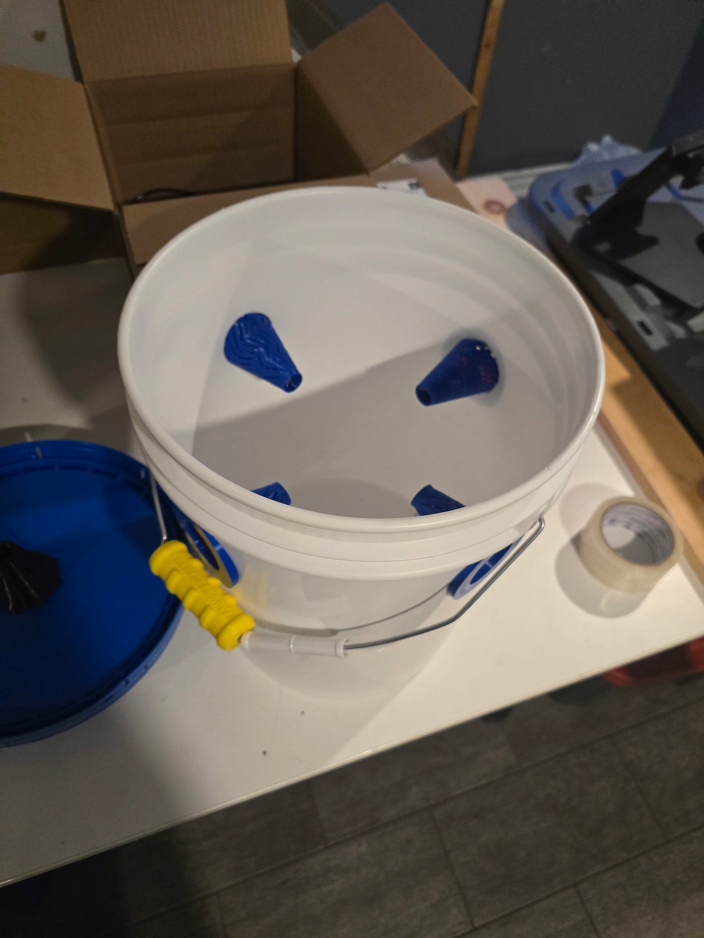 🪰 All-In-One 5 Gallon Bucket Fly Trap 🪰