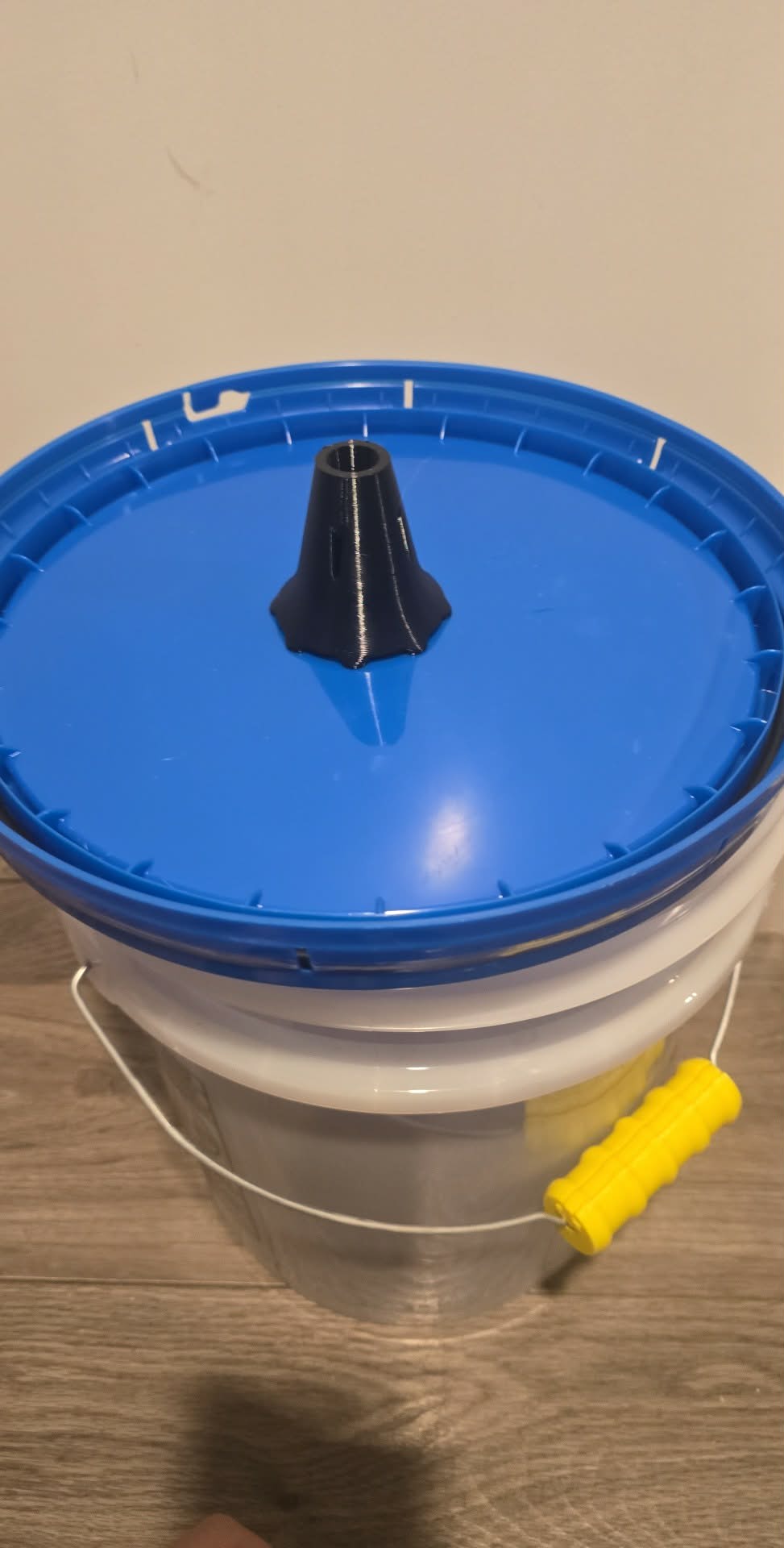 🪰 All-In-One 5 Gallon Bucket Fly Trap 🪰